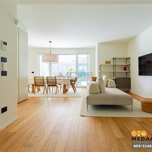 SOGGIORNO CON ACCESSO AL TERRAZZO 