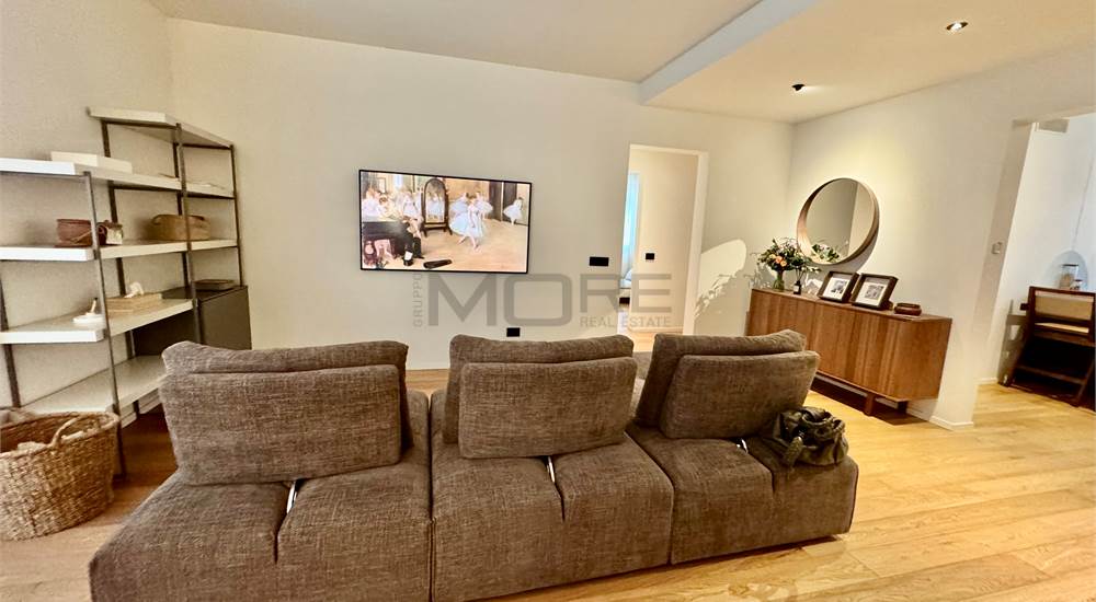 SOGGIORNO CON ACCESSO AL TERRAZZO 