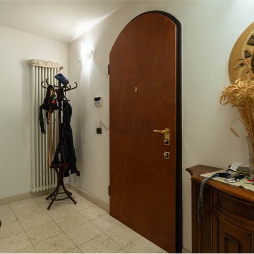 INGRESSO VANO SCALE  PIANO TERRA