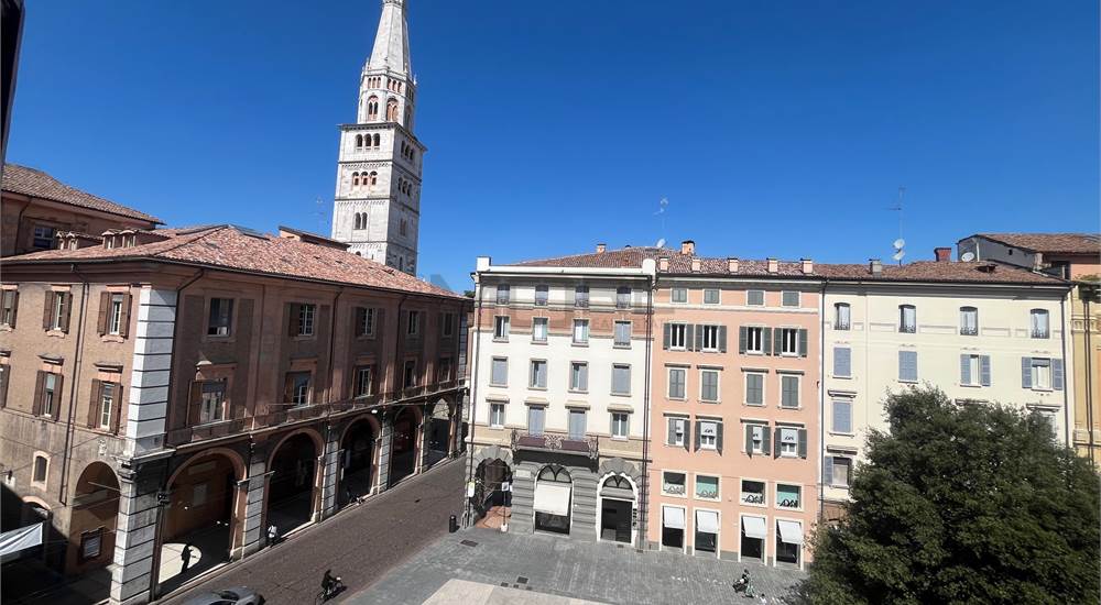 VISTA SULLA PIAZZA