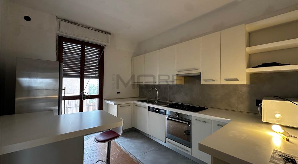 CUCINA ABITABILE CON BALCONE