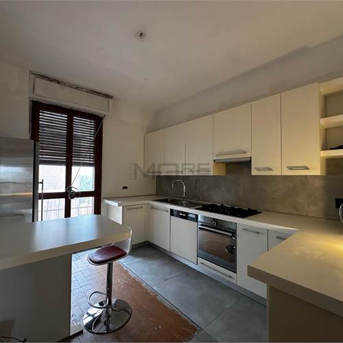 CUCINA ABITABILE CON BALCONE