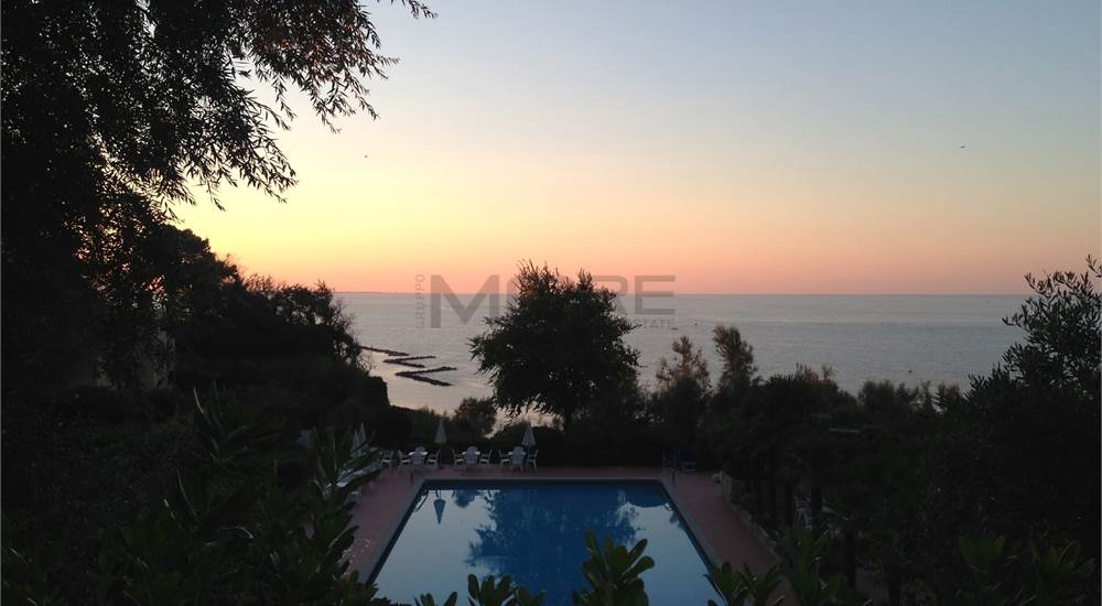 PARTI COMUNI: PISCINA 