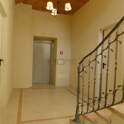 Vano scale condominiale 