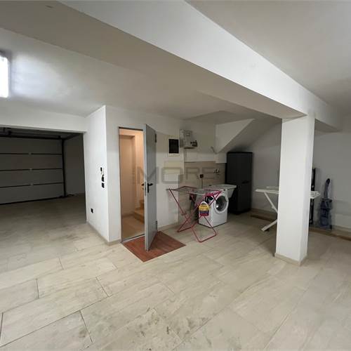 GARAGE CON SPAZIO LAVANDERIA