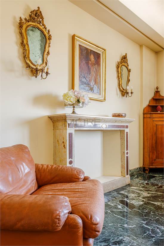 PARTICOLA SALA 