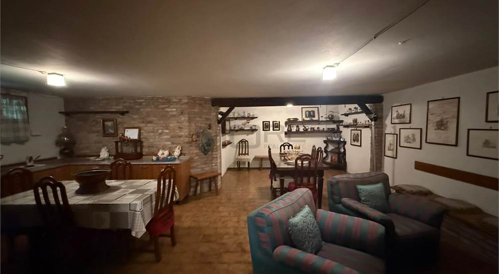 TAVERNA