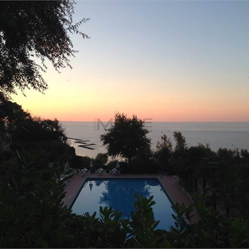 PARTI COMUNI : PISCINA 