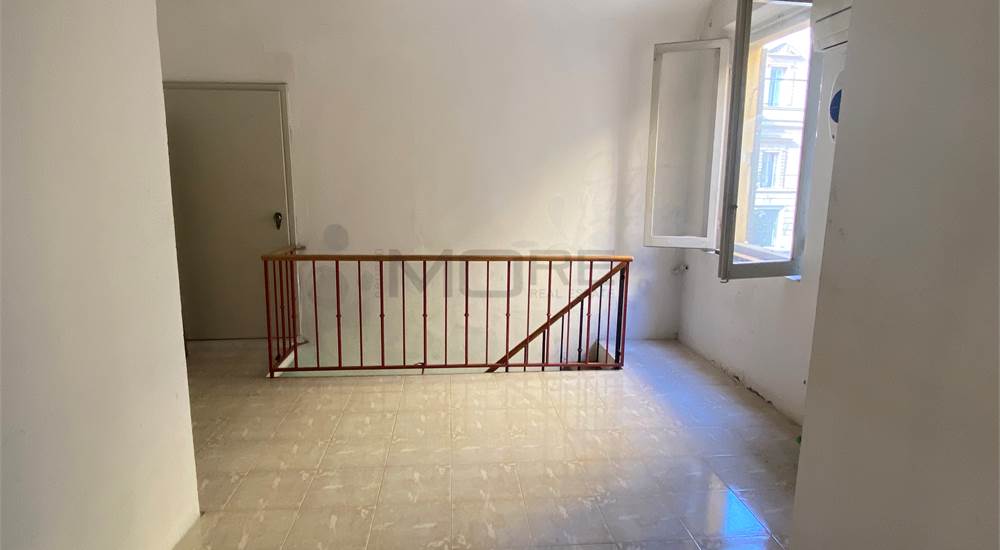 INTERNO