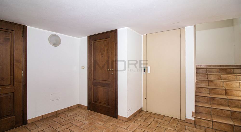 INGRESSO P.TERRA e ASCENSORE