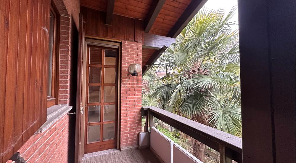 BALCONE AL PRIMOPIANO DISIMPEGNO