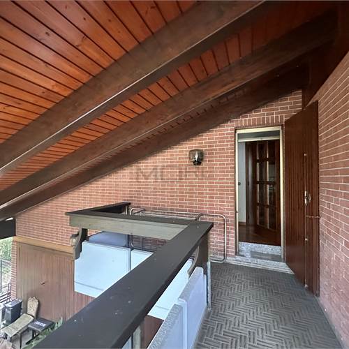 BALCONE AL PRIMOPIANO DISIMPEGNO