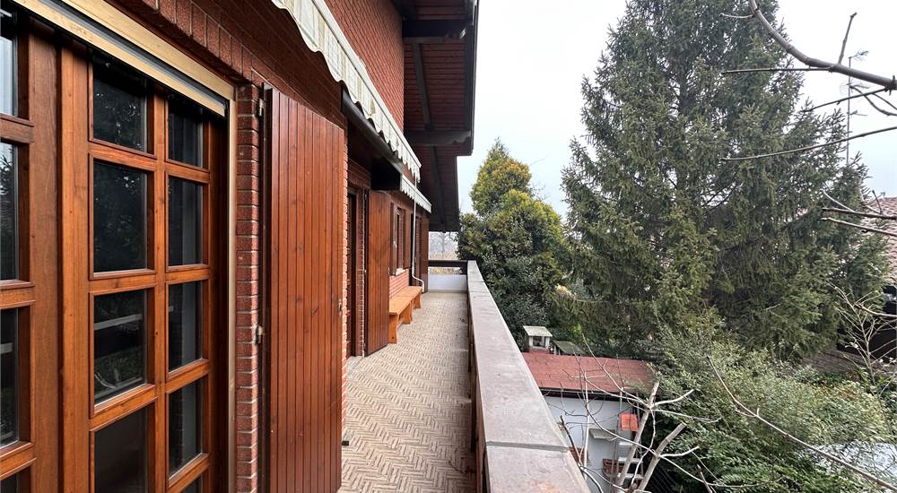 BALCONE CAMERE AD EST