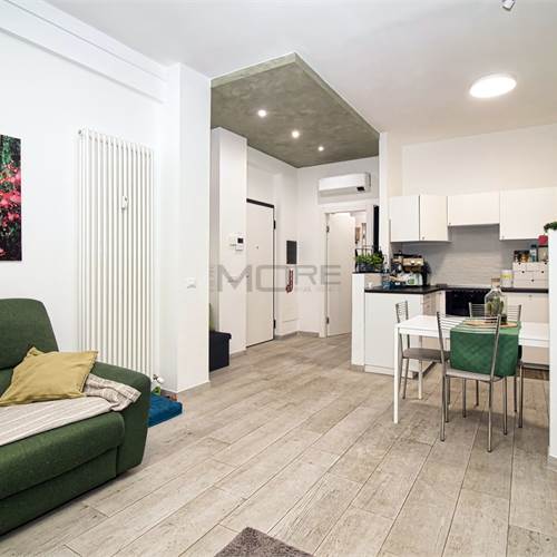 salotto e angolo cottura