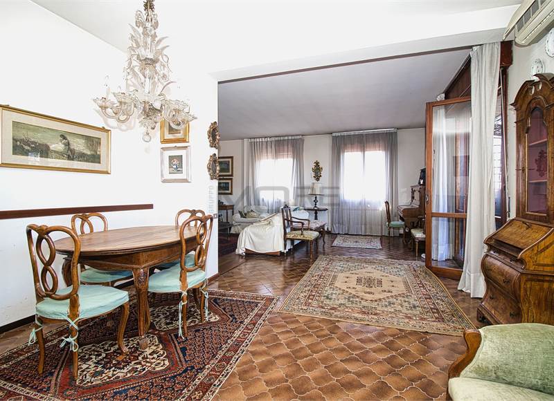 Attico in vendita a Modena (Musicisti), via Morselli