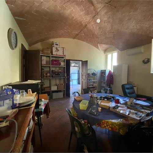 ALTRO FABBRICATO ADIACENTE