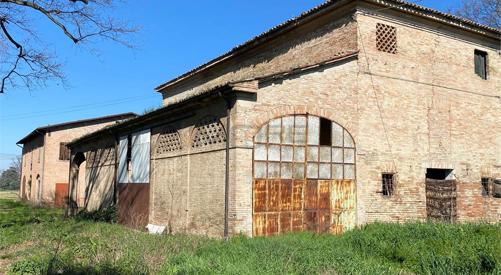 ED 2 - STALLA E FIENILE