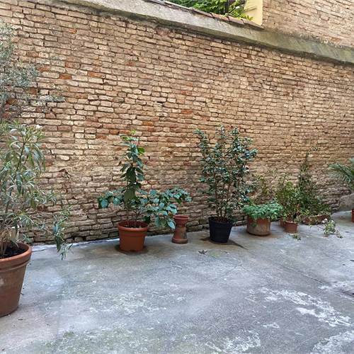 Cortile interno zona cantine